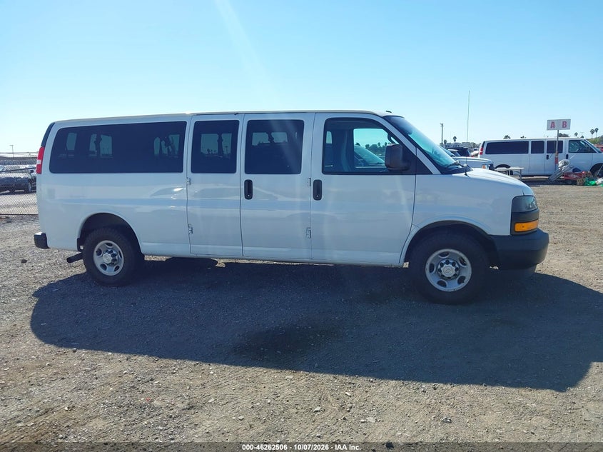 2019 CHEVROLET EXPRESS 3500 LS · Фото 14