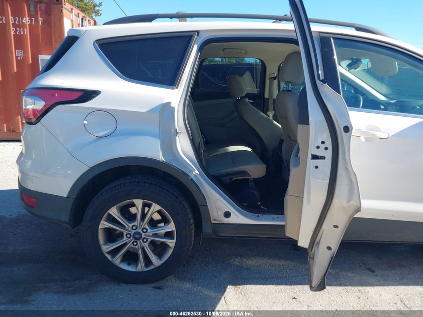 2017 FORD ESCAPE SE · Фото 8