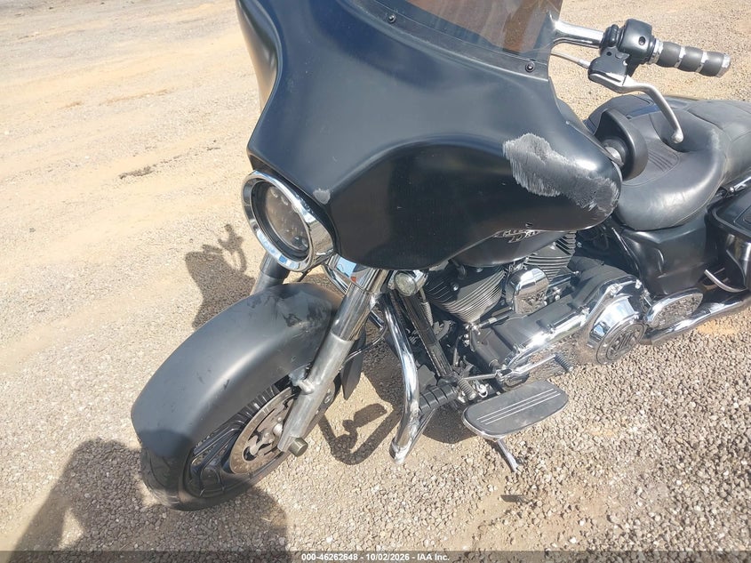 HARLEY-DAVIDSON FLHX 2013