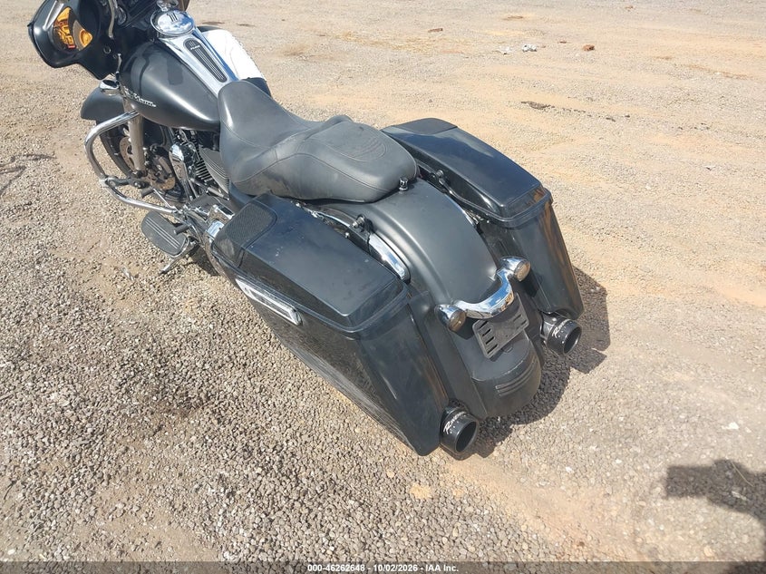 HARLEY-DAVIDSON FLHX 2013