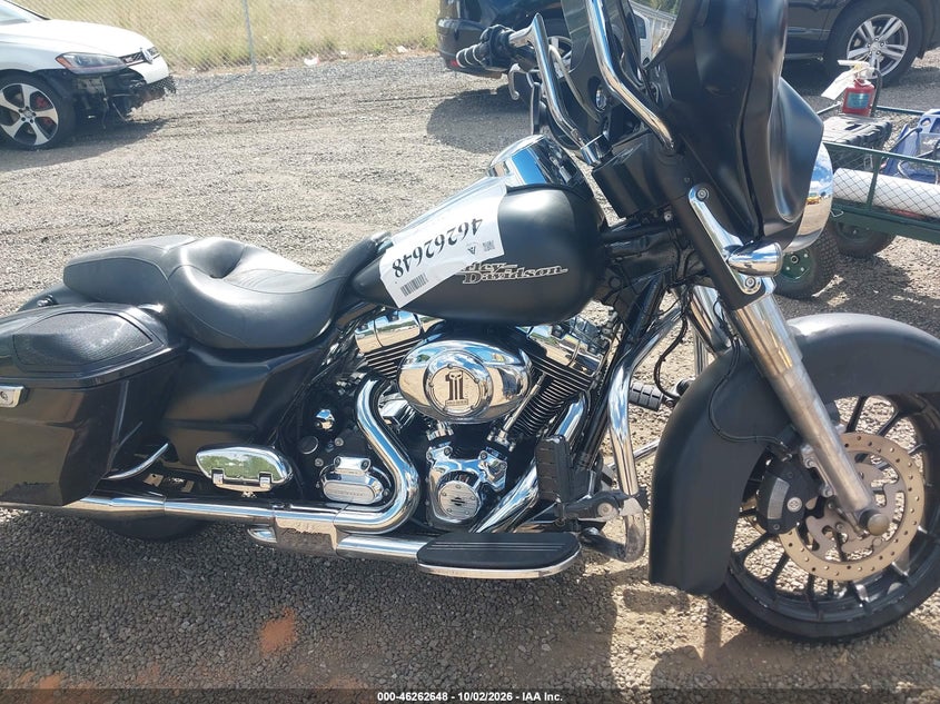 HARLEY-DAVIDSON FLHX 2013