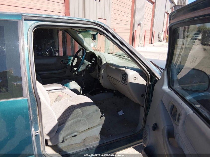 CHEVROLET S-10 1998 VIN 1GCDT19W6W8193223
