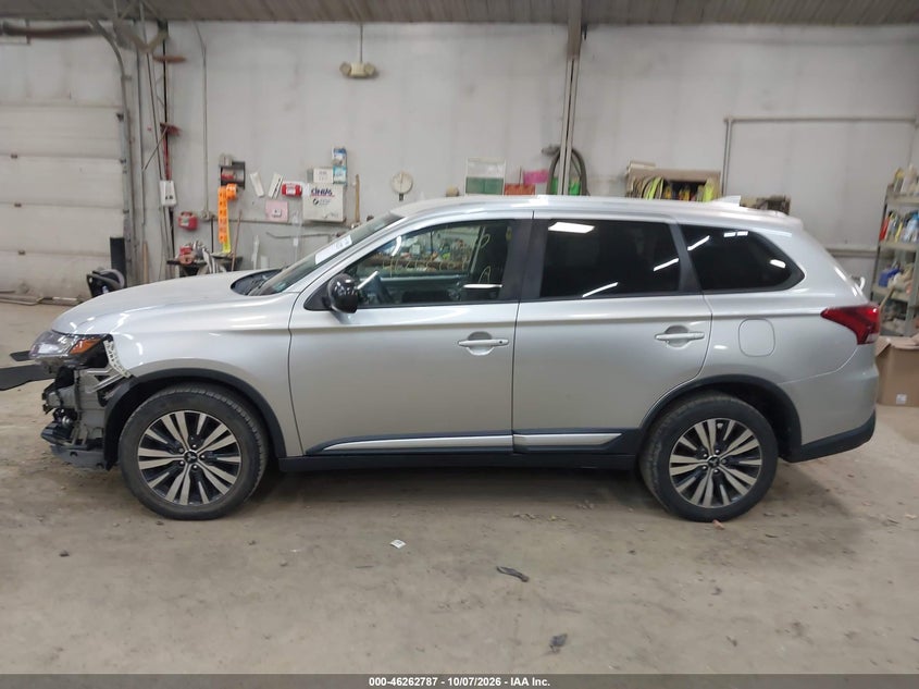 2019 MITSUBISHI OUTLANDER ES · Фото 14