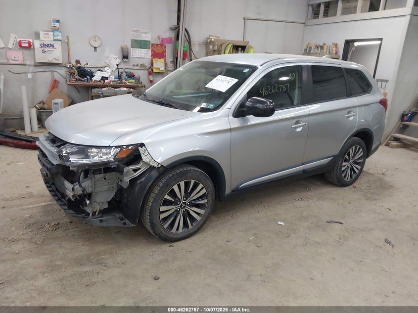 2019 MITSUBISHI OUTLANDER ES · Фото 2