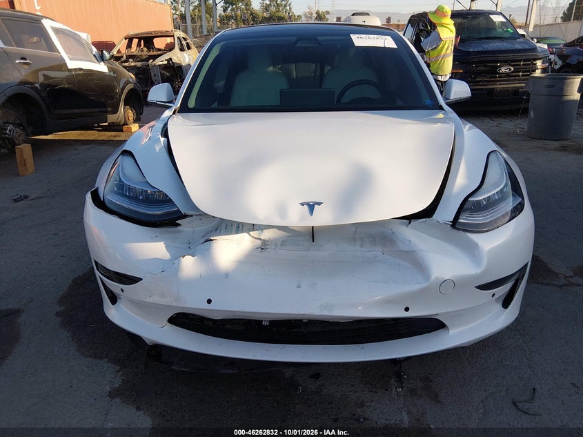 TESLA MODEL 3 - zdjęcie 12