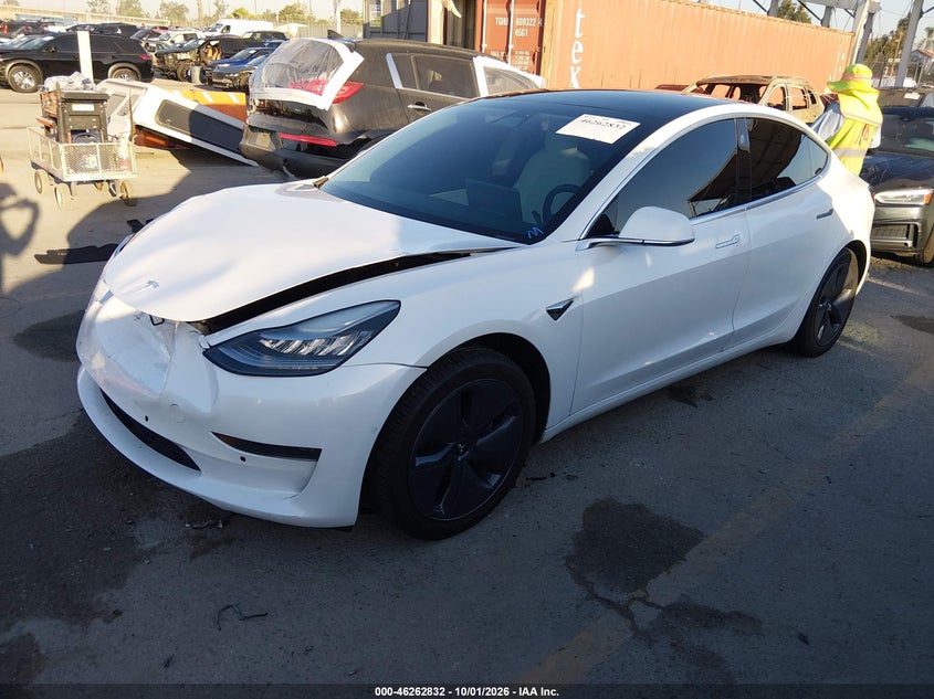 TESLA MODEL 3 - zdjęcie 2