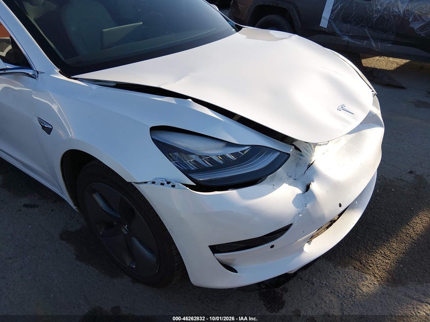 TESLA MODEL 3 - zdjęcie 6