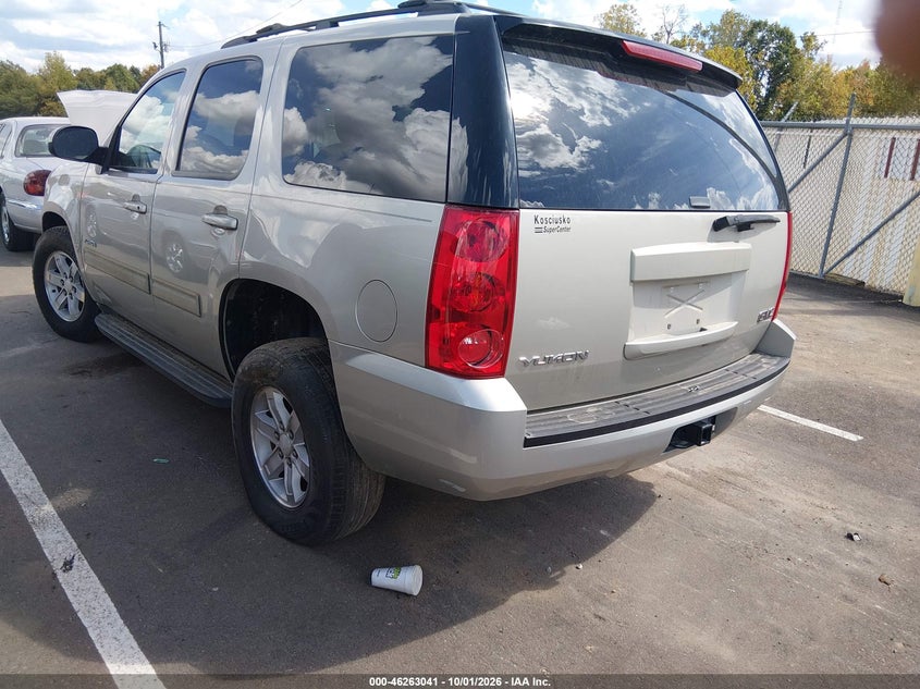 2013 GMC YUKON SLE · Фото 3