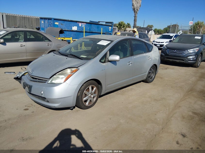 2008 Toyota Prius Touring, Right Front, IAAI, VIN JTDKB20UX83360498 — photo 2