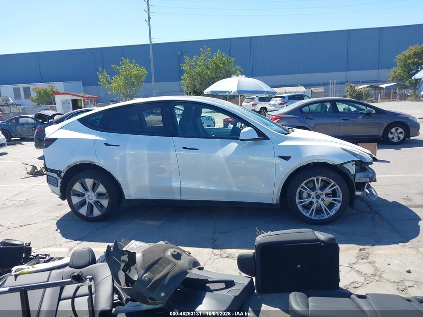 TESLA MODEL Y 2023 VIN 7SAYGDEE4PF663175
