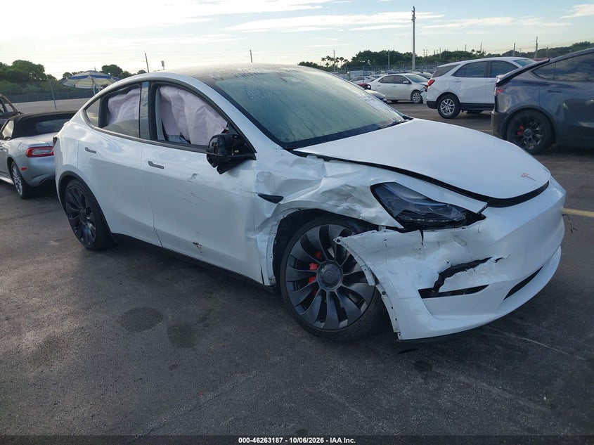 Vin: 7saygdef5sa370416, lot: 46763256, tesla model y performance dual motor all-wheel drive 2025 img_1