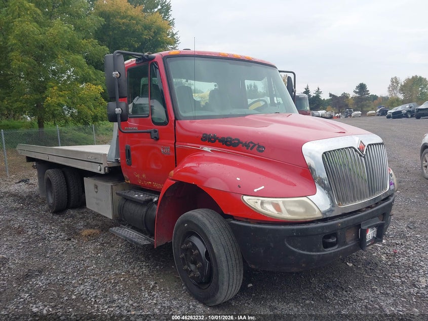 2002 INTERNATIONAL 4000 4300