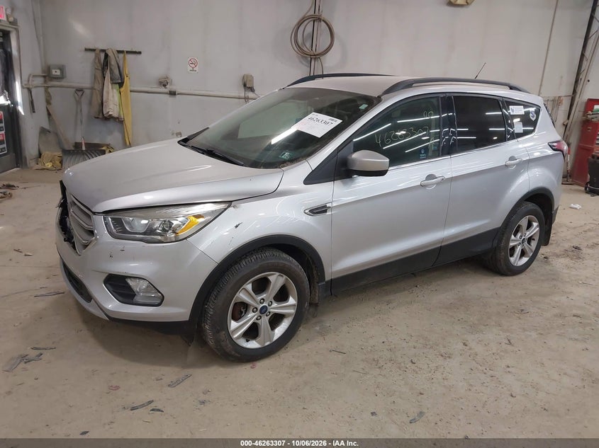 Vin: 1fmcu9gd6huc64340, lot: 46763376, ford escape se 20172