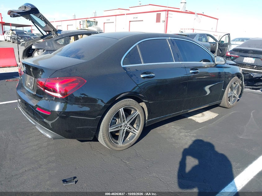 Vin: w1k3g4ebxnj327815, lot: 46763706, mercedes-benz a 220 20224