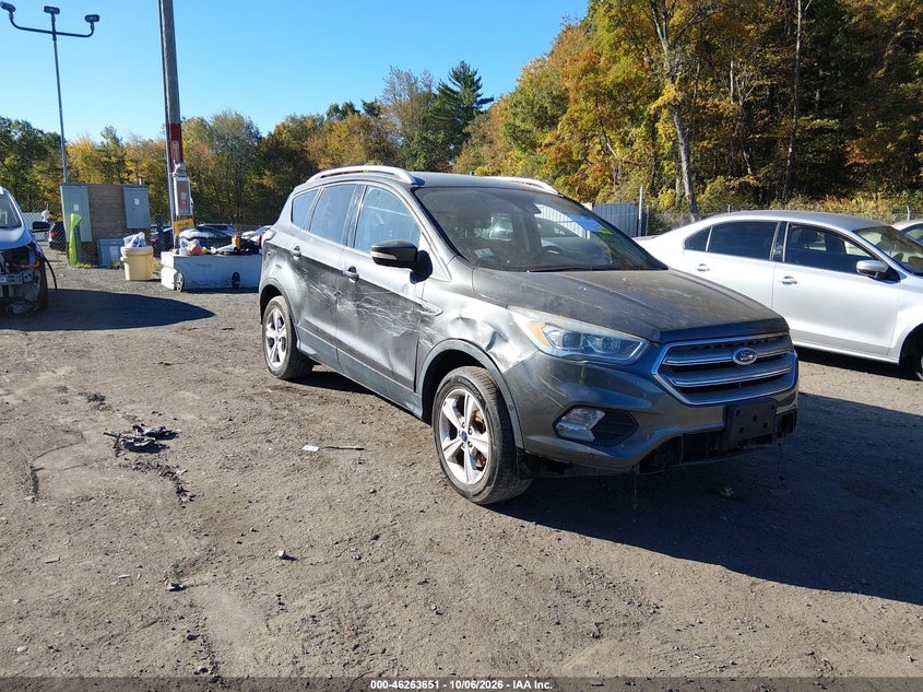 Vin: 1fmcu9jd9huc82209, lot: 46763720, ford escape titanium 20171