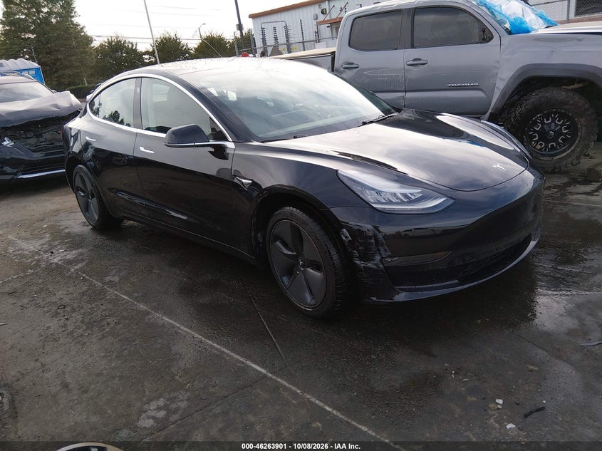 TESLA MODEL 3 - zdjęcie 1