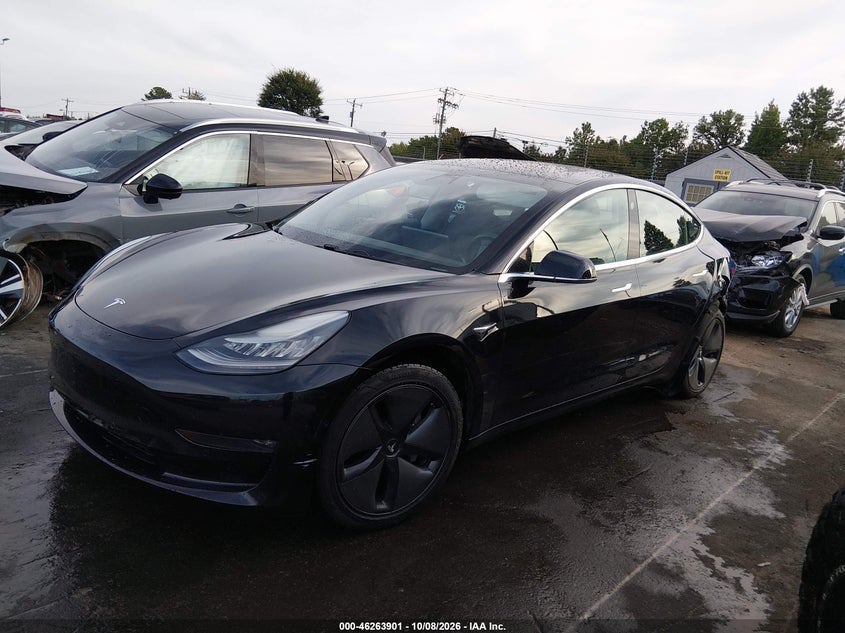 TESLA MODEL 3 - zdjęcie 14