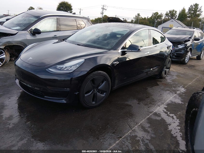 TESLA MODEL 3 - zdjęcie 2