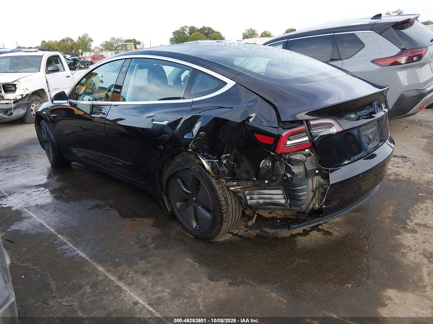 TESLA MODEL 3 - zdjęcie 3