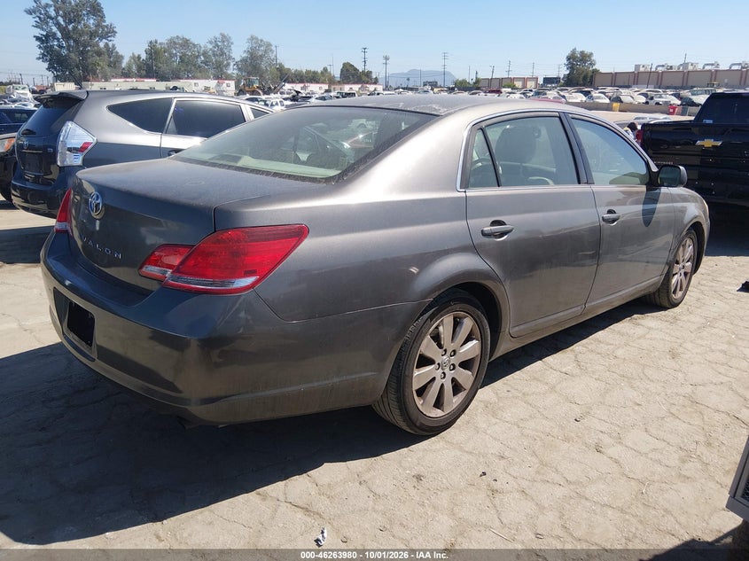 2005 TOYOTA AVALON auction photo 4