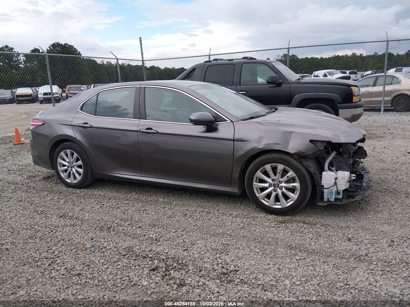 TOYOTA CAMRY - zdjęcie 13