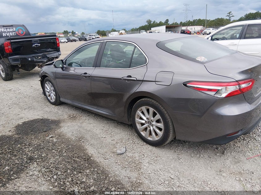 TOYOTA CAMRY - zdjęcie 14