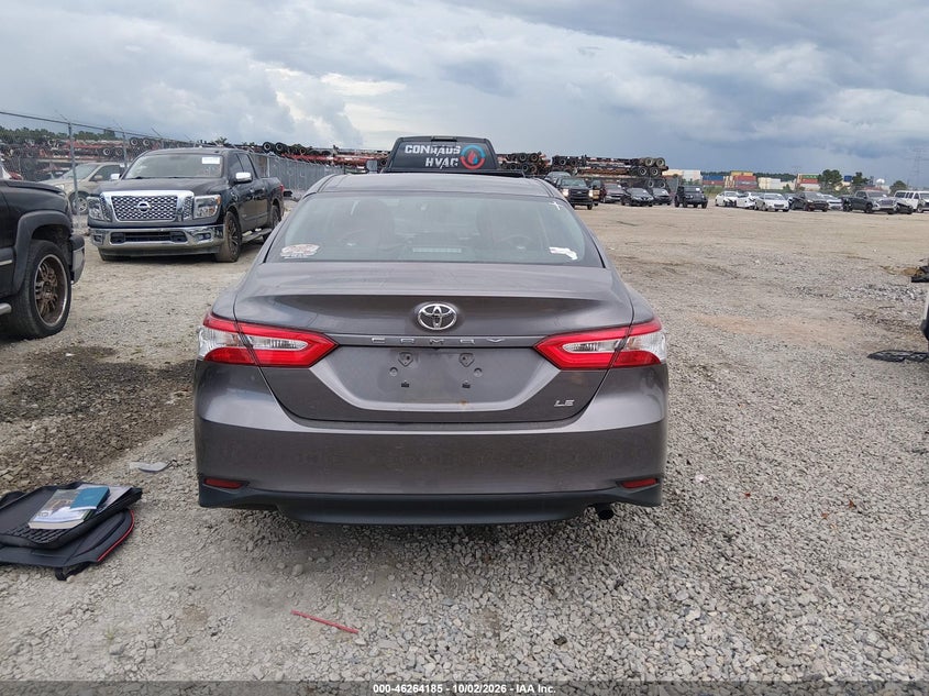 TOYOTA CAMRY - zdjęcie 16