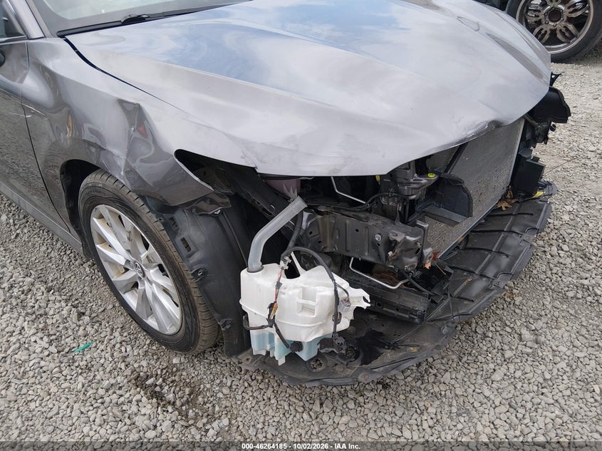 TOYOTA CAMRY - zdjęcie 19