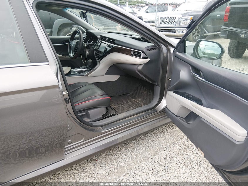TOYOTA CAMRY - zdjęcie 5