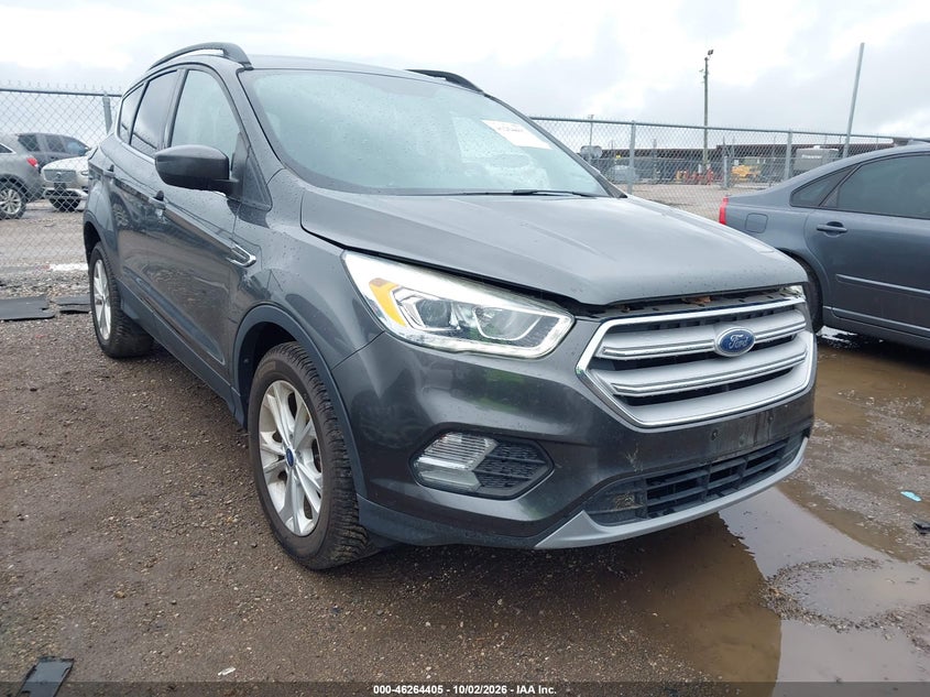 Vin: 1fmcu9gd7hud71106, lot: 46764484, ford escape se 20171