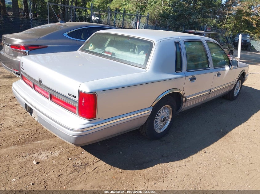 LINCOLN TOWN CAR 1997 VIN 1LNLM82W2VY718848