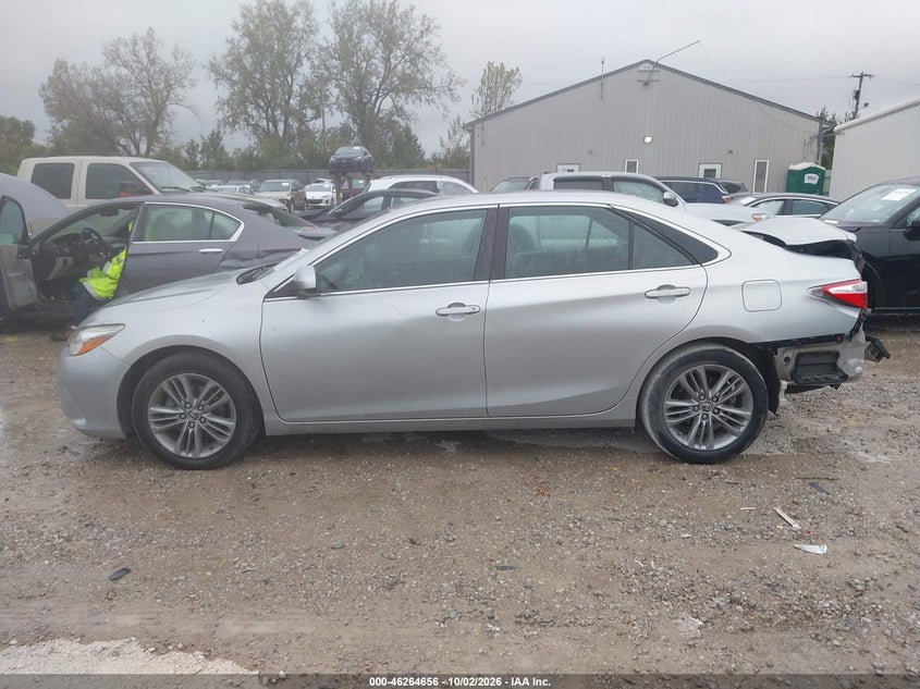 TOYOTA CAMRY - zdjęcie 15