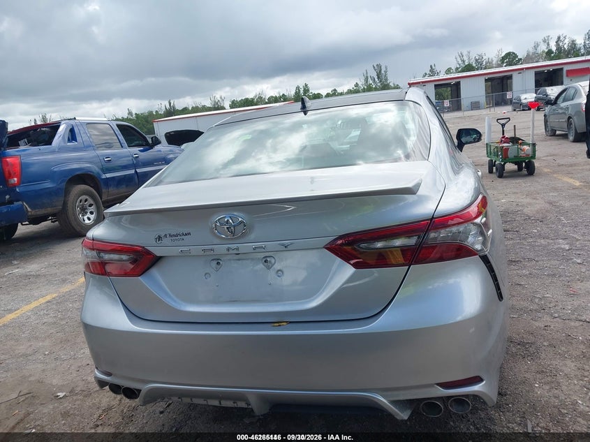 TOYOTA CAMRY - zdjęcie 16