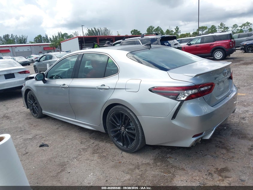 TOYOTA CAMRY - zdjęcie 3