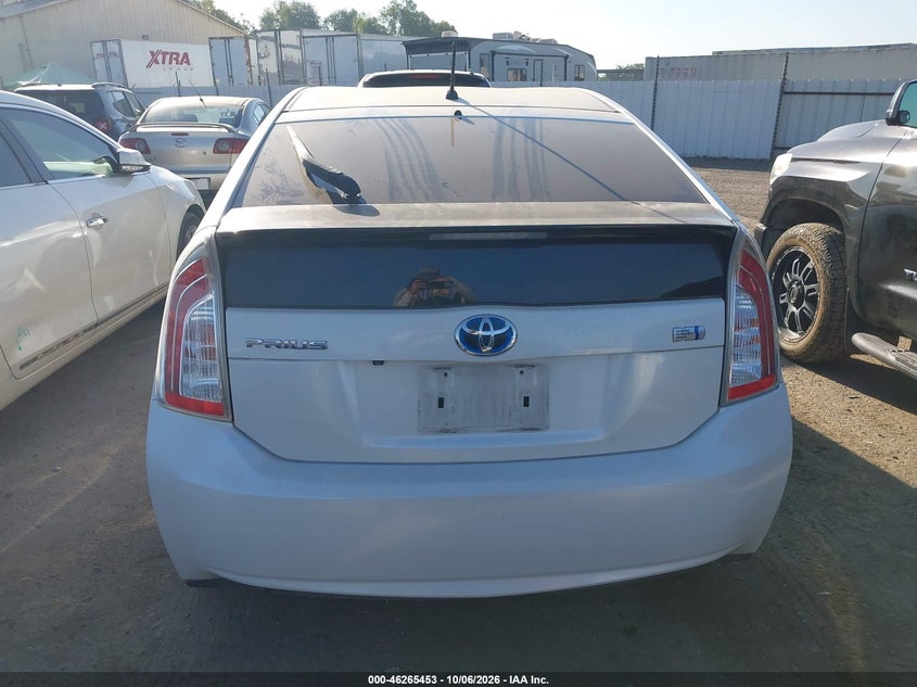 TOYOTA PRIUS - zdjęcie 18