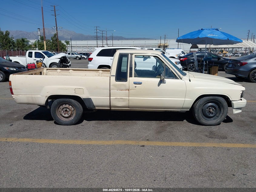 TOYOTA PICKUP 1985 VIN JT4RN56D3F5039581