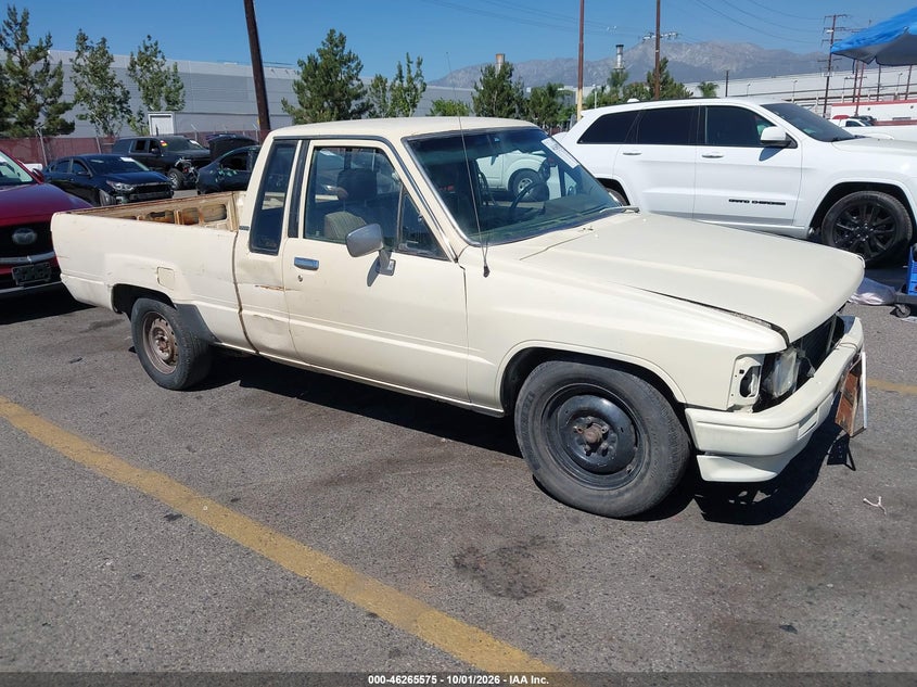 1985 TOYOTA PICKUP