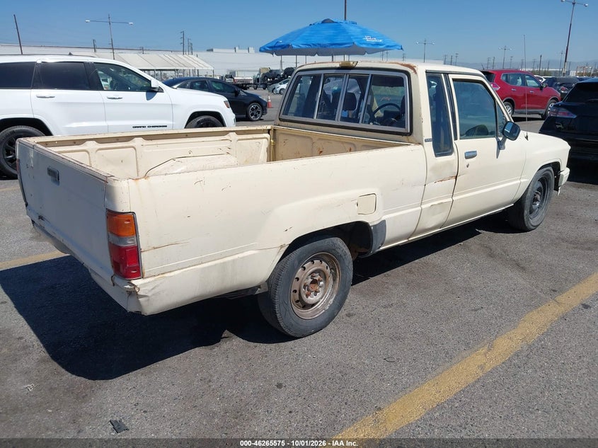 1985 TOYOTA PICKUP