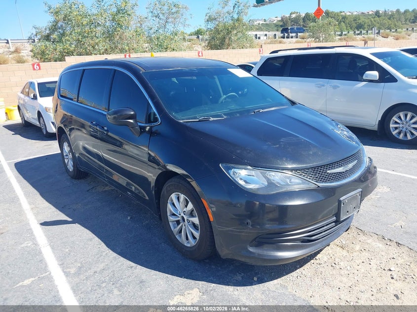 Vin: 2c4rc1dg7hr675826, lot: 46765905, chrysler pacifica touring 2017 img_1