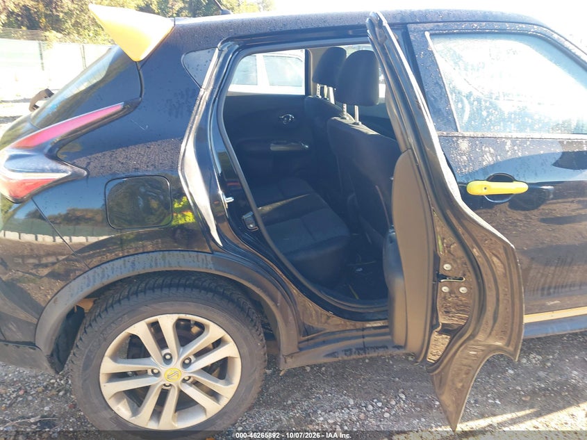2015 NISSAN JUKE S · Photo 8