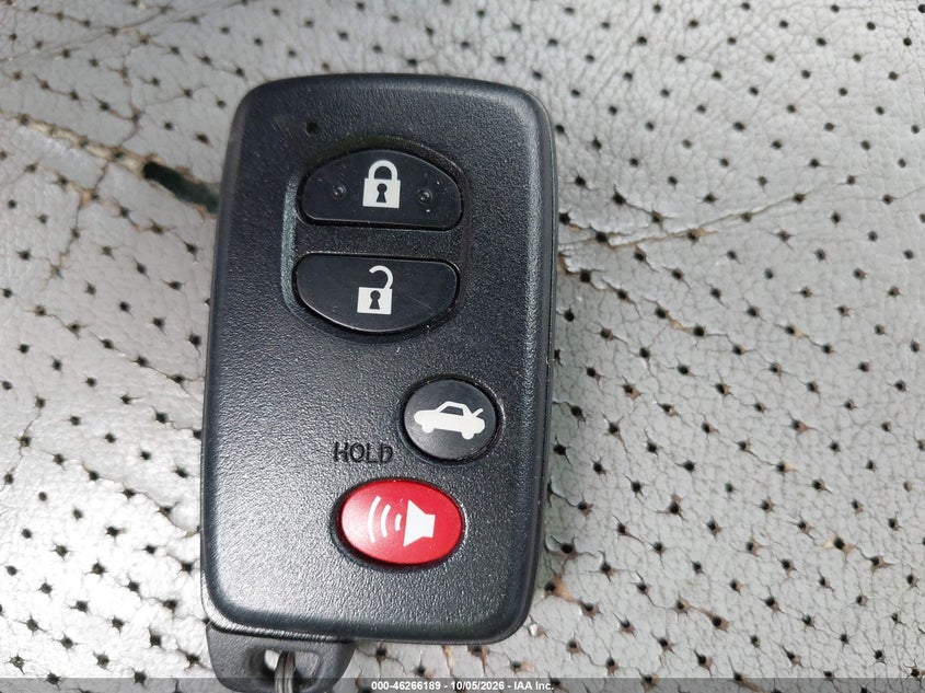 2011 TOYOTA RAV4 LIMITED V6 · Фото 11