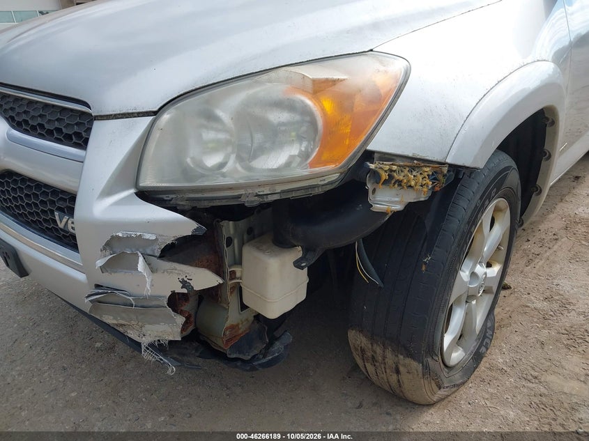 2011 TOYOTA RAV4 LIMITED V6 · Фото 6