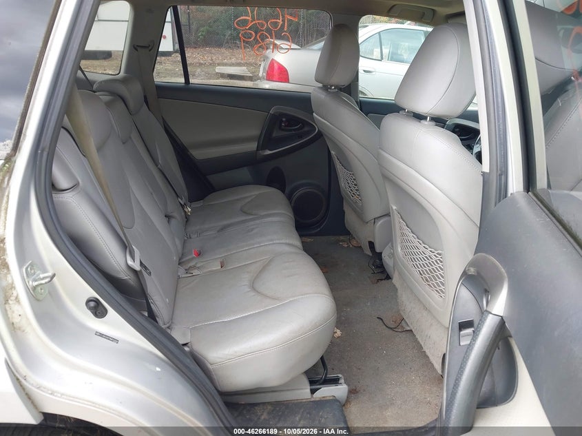 2011 TOYOTA RAV4 LIMITED V6 · Фото 8