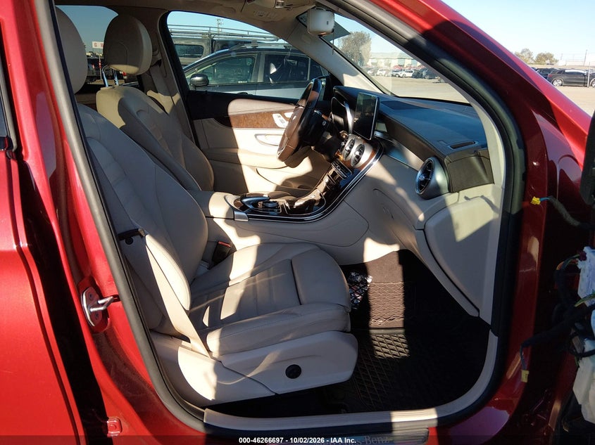 MERCEDES-BENZ GLC 300 - zdjęcie 5