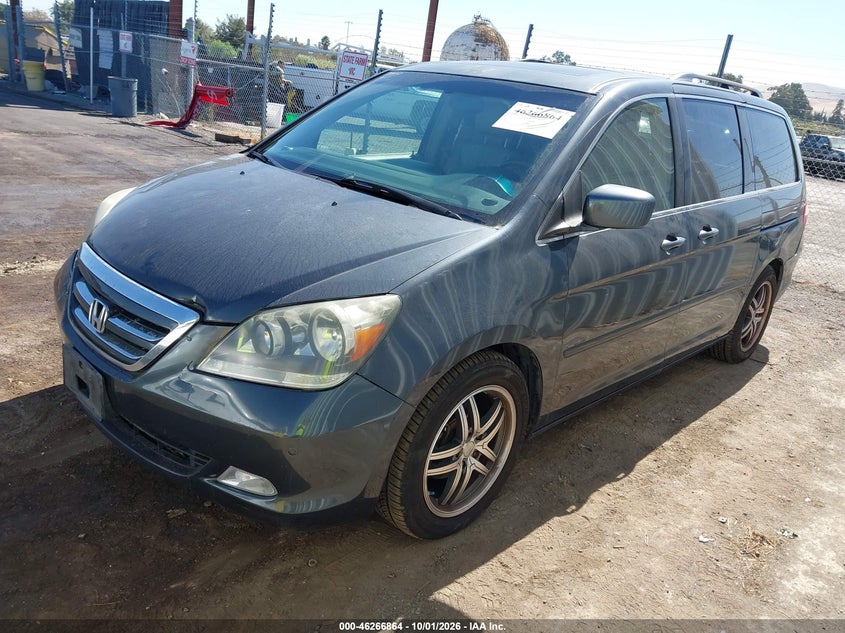 2005 Honda Odyssey Touring, Front End, IAAI, VIN 5FNRL38825B092666 — photo 2