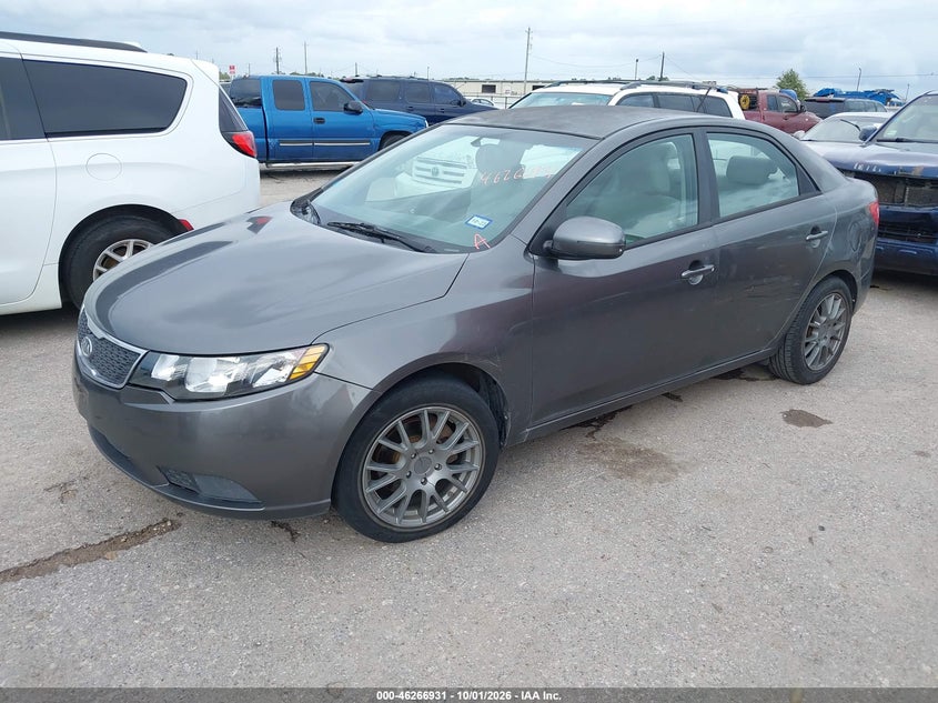 2013 Kia Forte Ex, Normal Wear & Tear, IAAI, VIN KNAFU4A20D5704601 — photo 2