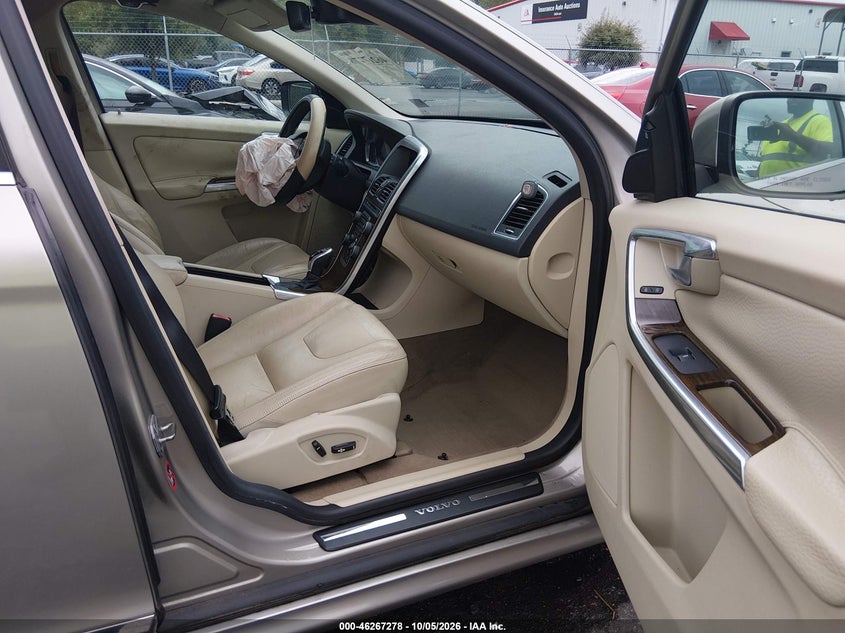 2014 VOLVO XC60 3.2 · Photo 5