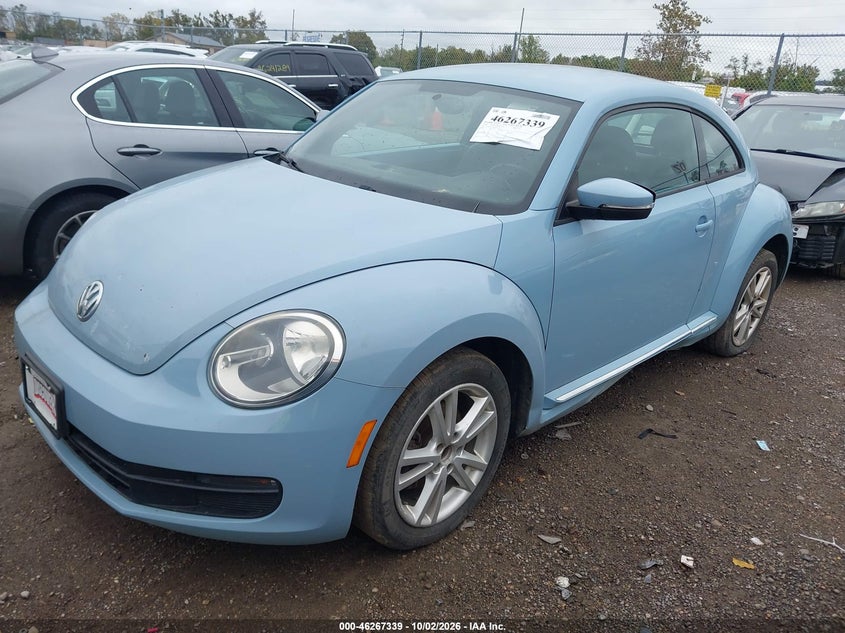 2012 VOLKSWAGEN BEETLE 2.5L · Фото 2