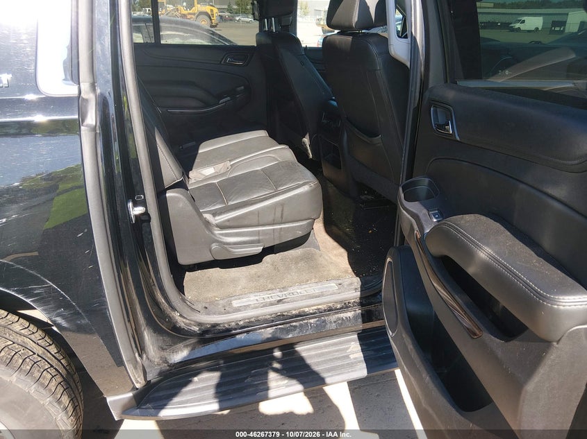 CHEVROLET SUBURBAN - zdjęcie 8