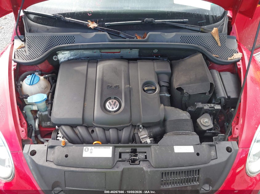2013 VOLKSWAGEN BEETLE 2.5L · Фото 10